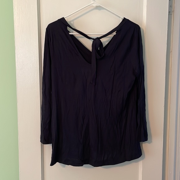 NWT Loft Navy Tie-Back V-Neck light weight shirt! - Picture 3 of 6